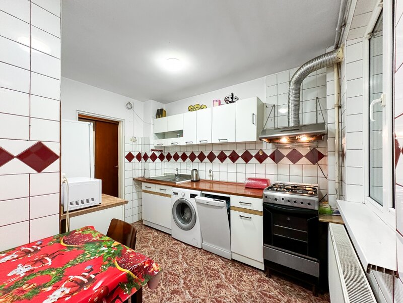 Parc Drumul Taberei, tramvai 41, apartament 3 camere + boxa in bloc,